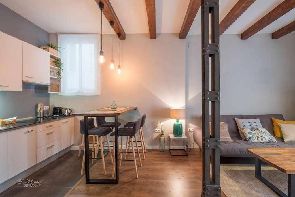 Parking Free - Cathedral Area Apartment -2 Months Min Sevilla Exterior foto