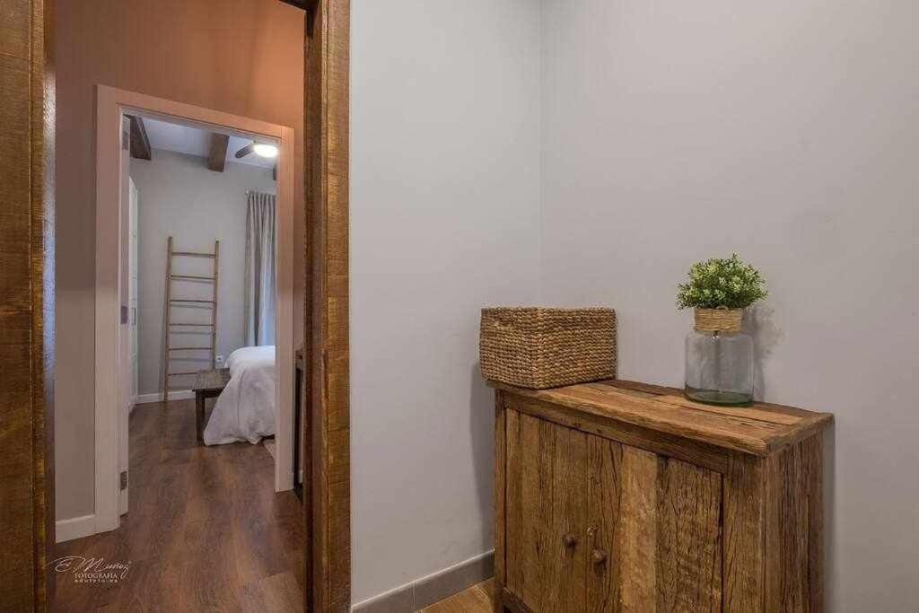 Parking Free - Cathedral Area Apartment -2 Months Min Sevilla Exterior foto